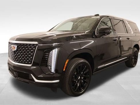 Used 2026 Cadillac Escalade ESV Luxury w/ Touring Package AWD/4WD image 5