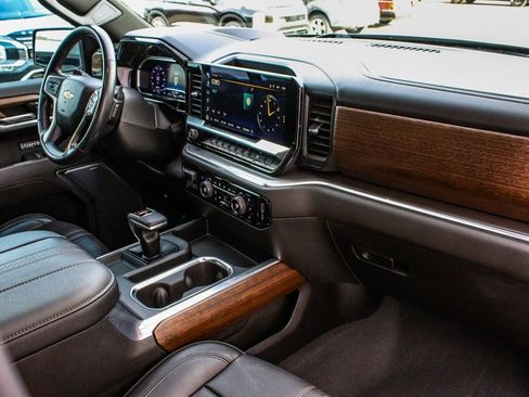 Used 2023 Chevrolet Silverado 1500 High Country w/ High Country Premium Package image 40