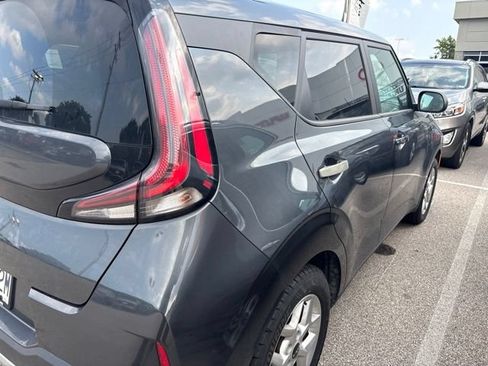 Used 2024 Kia Soul LX w/ Option Group 015 FWD image 3