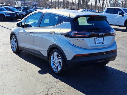 Used 2022 Chevrolet Bolt LT image 4