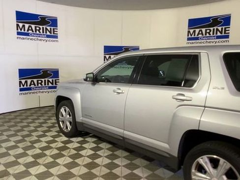 Used 2017 GMC Terrain SLE FWD image 8