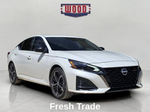 Used 2024 Nissan Altima 2.5 SR FWD image 1