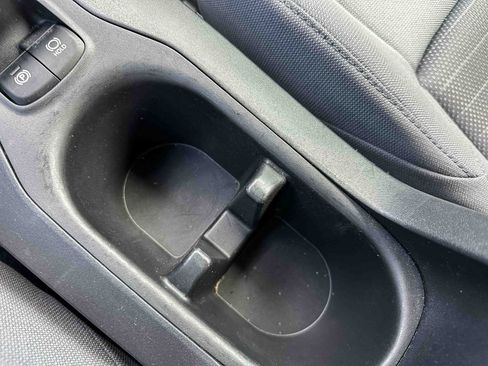 Used 2024 Toyota Corolla Cross SE image 34