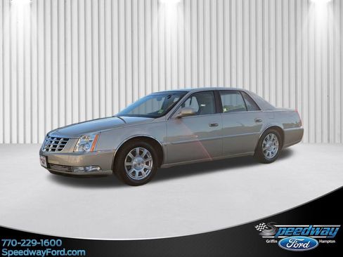 Used 2008 Cadillac DTS image 1