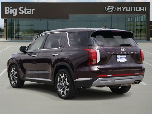 Used 2023 Hyundai Palisade SEL FWD image 3