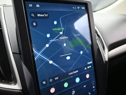 Used 2023 Ford Edge SEL image 18