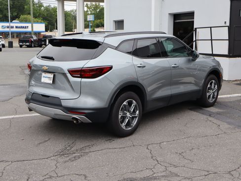 Used 2025 Chevrolet Blazer LT w/ Convenience Package FWD image 10