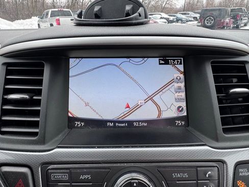 Used 2019 Nissan Pathfinder SL w/ SL Premium Package image 15