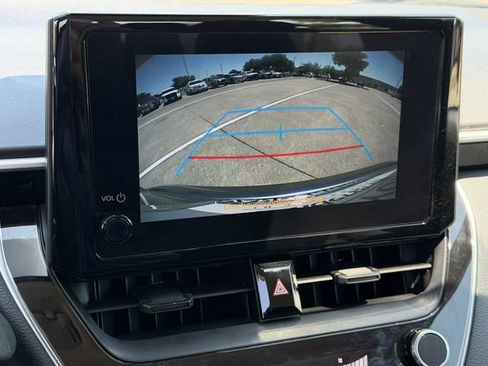 Used 2025 Toyota Corolla LE FWD image 18
