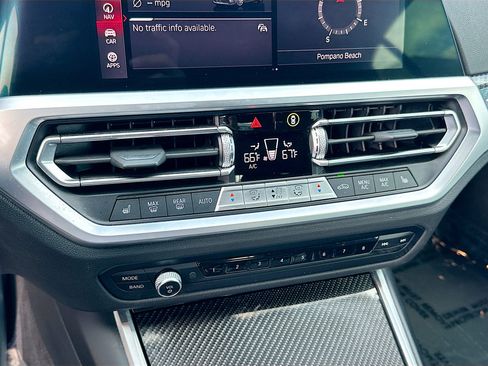 Used 2022 BMW M4 xDrive Competition w/ Executive Package image 17