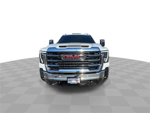 Used 2024 GMC Sierra 2500 SLT w/ SLT Premium Package image 3