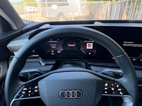 Used 2025 Audi Q6 e-tron Premium Plus w/ Premium Plus AWD/4WD image 24