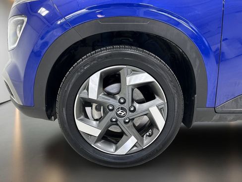 Certified 2024 Hyundai Venue SEL FWD image 9