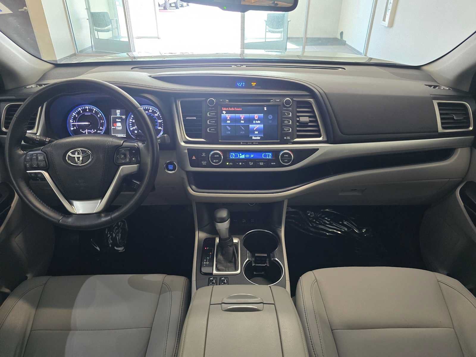 Used 2016 Toyota Highlander XLE AWD/4WD image 10