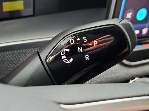 New 2026 Volkswagen Tiguan S image 32