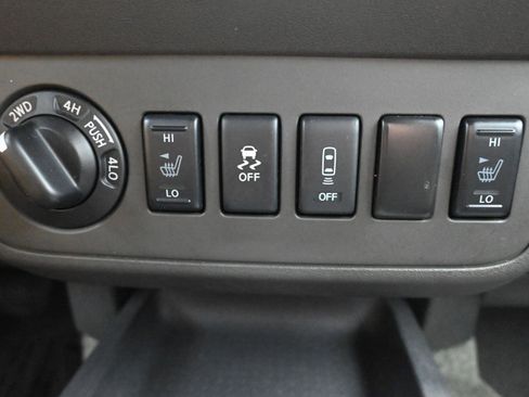 Used 2016 Nissan Frontier SV w/ SV Value Truck Package image 18