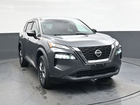 Used 2021 Nissan Rogue S image 2