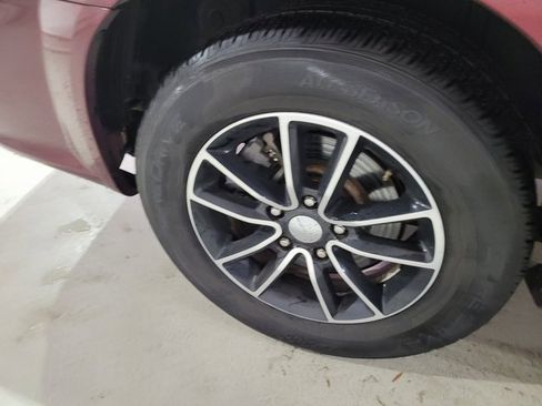 Used 2019 Dodge Grand Caravan GT image 26