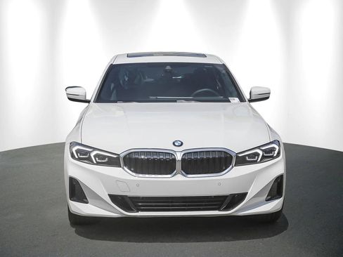 New 2026 BMW 330i Sedan RWD image 2