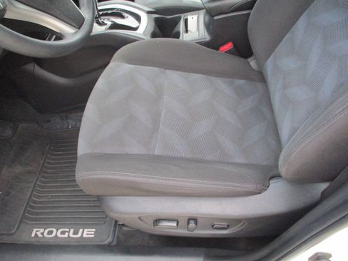 Used 2016 Nissan Rogue SV AWD/4WD image 5