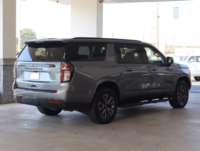 Used 2021 Chevrolet Suburban Z71 w/ Luxury Package AWD/4WD image 5