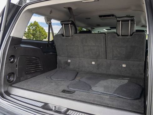Used 2019 GMC Yukon XL SLT w/ Open Road Package AWD/4WD image 16