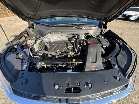 Used 2025 Chevrolet Trax LT w/ LT Convenience Package image 27