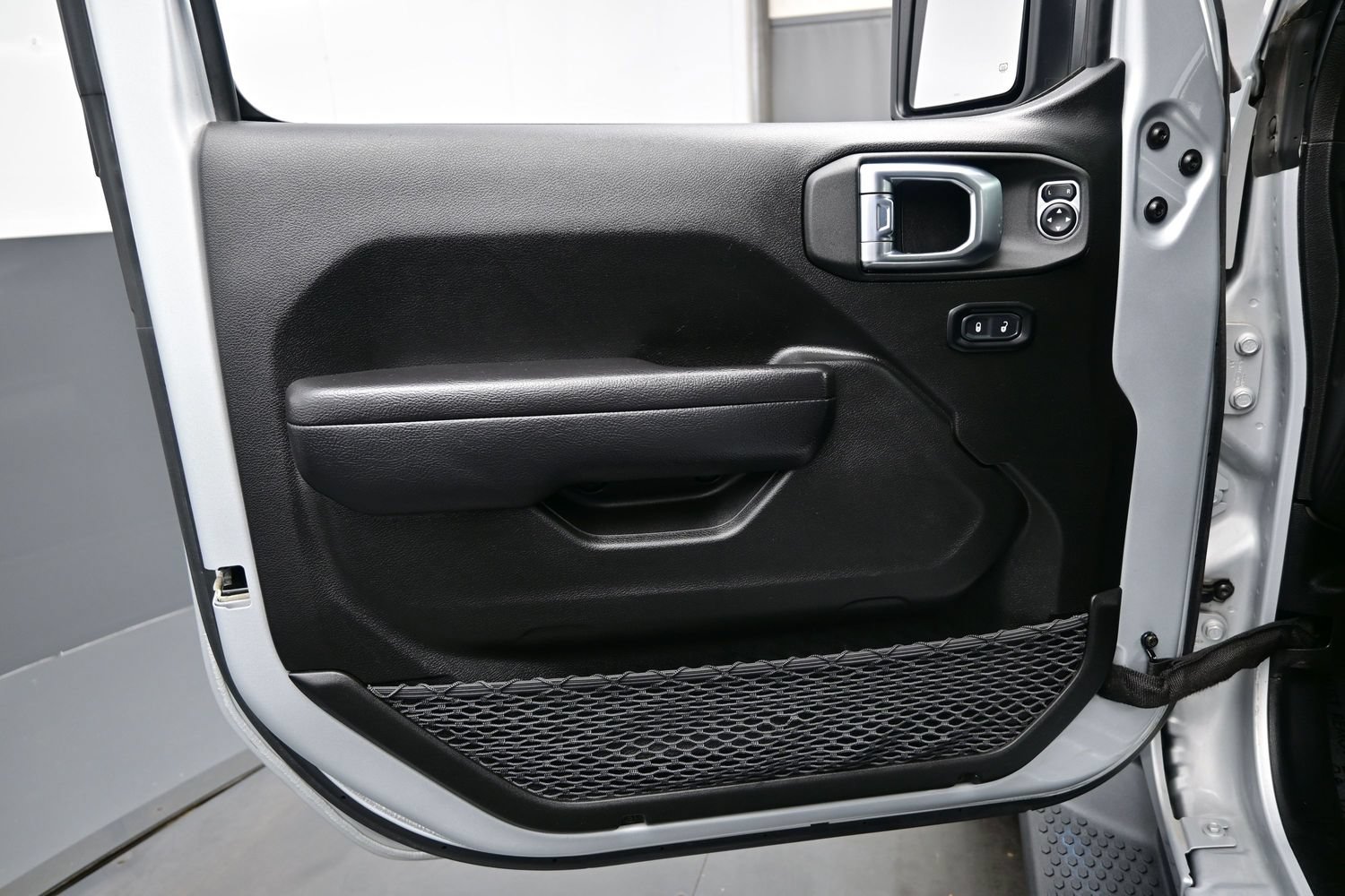 Used 2023 Jeep Wrangler Unlimited Rubicon 4xe AWD/4WD image 12