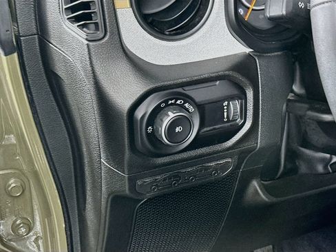 Certified 2025 Jeep Wrangler Sport AWD/4WD image 18