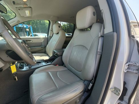Used 2017 Chevrolet Traverse Premier FWD image 18