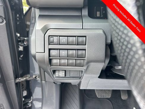 Used 2025 Toyota Tacoma SR AWD/4WD image 6