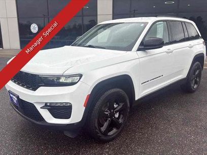 Used 2023 Jeep Grand Cherokee Limited w/ Black Appearance Package