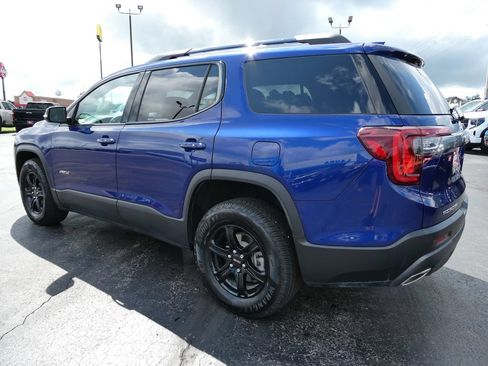 Used 2023 GMC Acadia AT4 w/ Technology Package AWD/4WD image 9