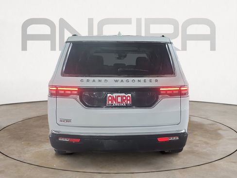 Used 2023 Jeep Grand Wagoneer 4WD w/ Flexible Seating Group image 9