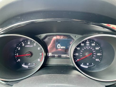 Used 2016 Kia Sedona EX FWD image 11