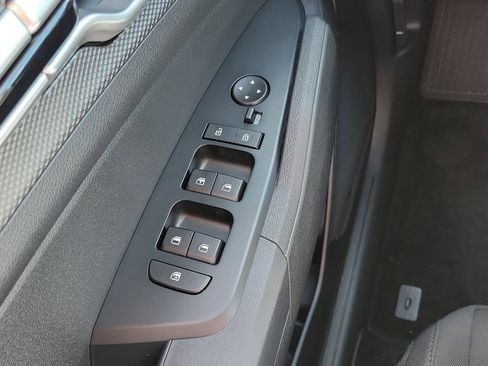 Used 2025 Kia Sportage LX image 22