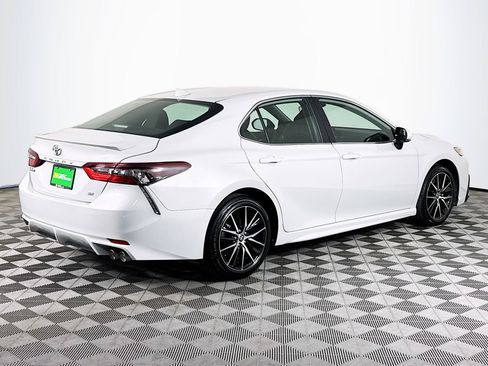 Used 2024 Toyota Camry SE FWD image 8