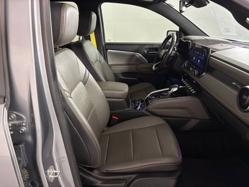 Used 2023 Chevrolet Colorado ZR2 w/ ZR2 Convenience Package III AWD/4WD image 53