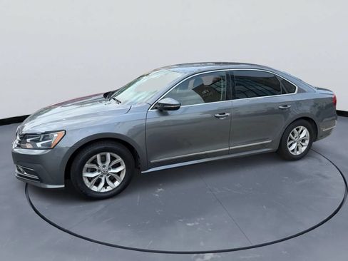 Used 2016 Volkswagen Passat 1.8T S FWD image 2