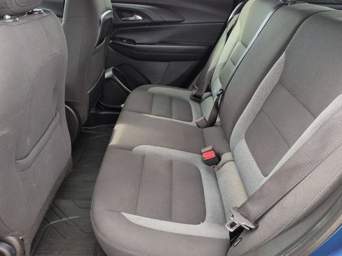 Used 2021 Chevrolet TrailBlazer LS FWD image 19
