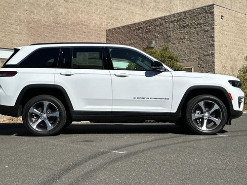 New 2024 Jeep Grand Cherokee Limited 4xe AWD/4WD image 2