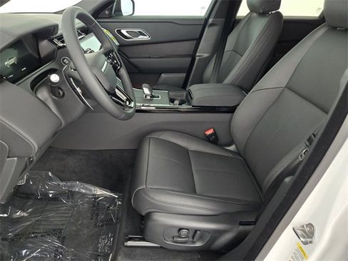 New 2026 Land Rover Range Rover Velar Dynamic SE image 11