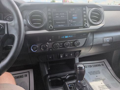 Used 2023 Toyota Tacoma TRD Sport AWD/4WD image 17