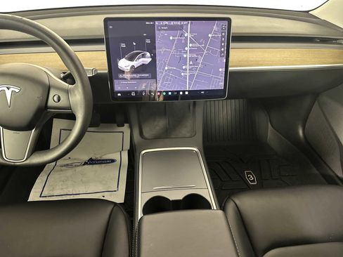 Used 2021 Tesla Model 3 Standard Range Plus image 12