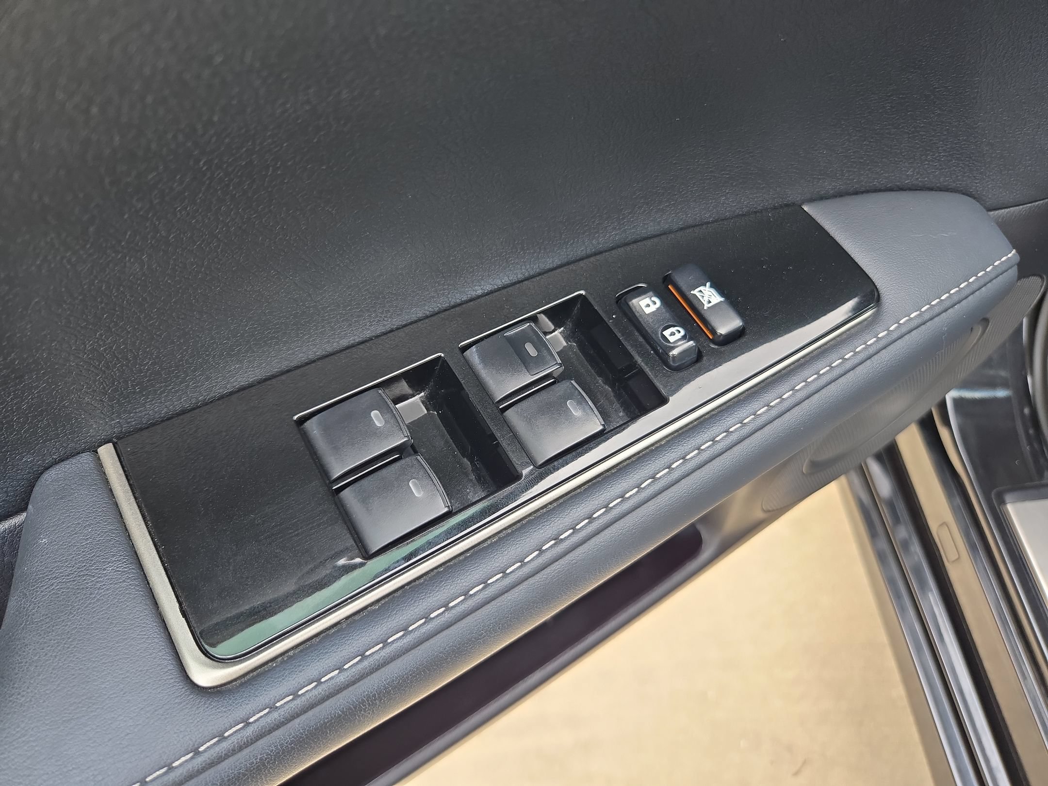 Used 2018 Lexus ES 350 w/ Luxury Package w/Wood Trim FWD image 12