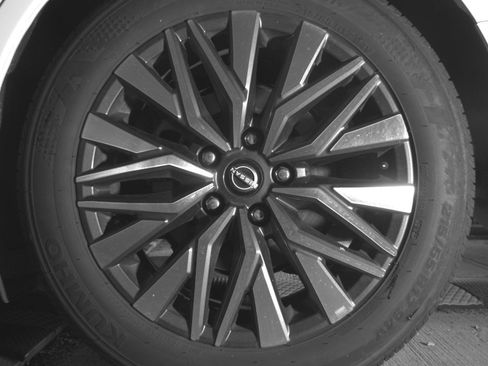 Used 2025 Nissan Altima 2.5 SV FWD image 16