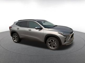 Used 2025 Chevrolet Trax LT FWD video 2