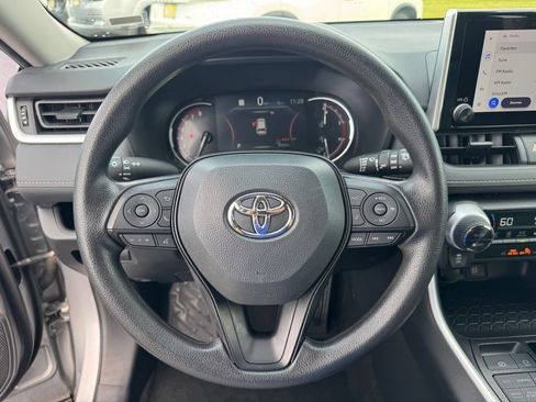 Used 2025 Toyota RAV4 XLE AWD/4WD image 24