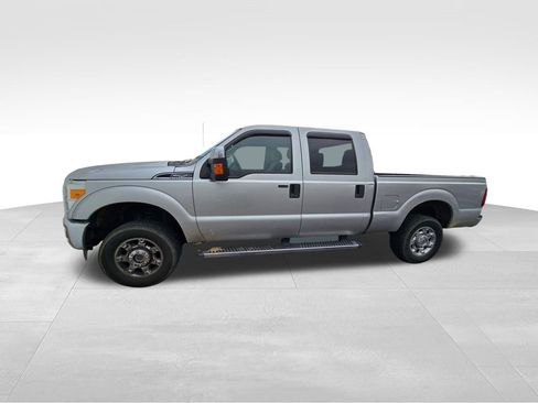 Used 2015 Ford F250 XLT w/ XLT Premium Package image 11