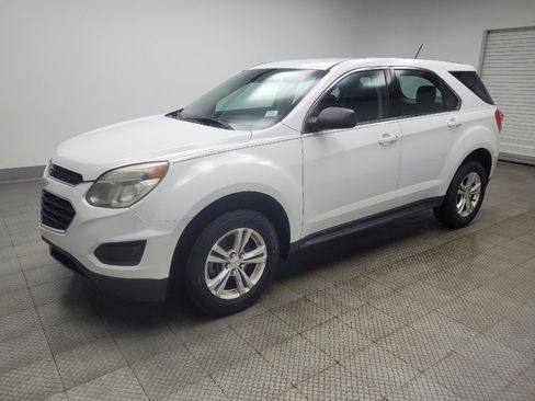 Used 2017 Chevrolet Equinox LS image 2